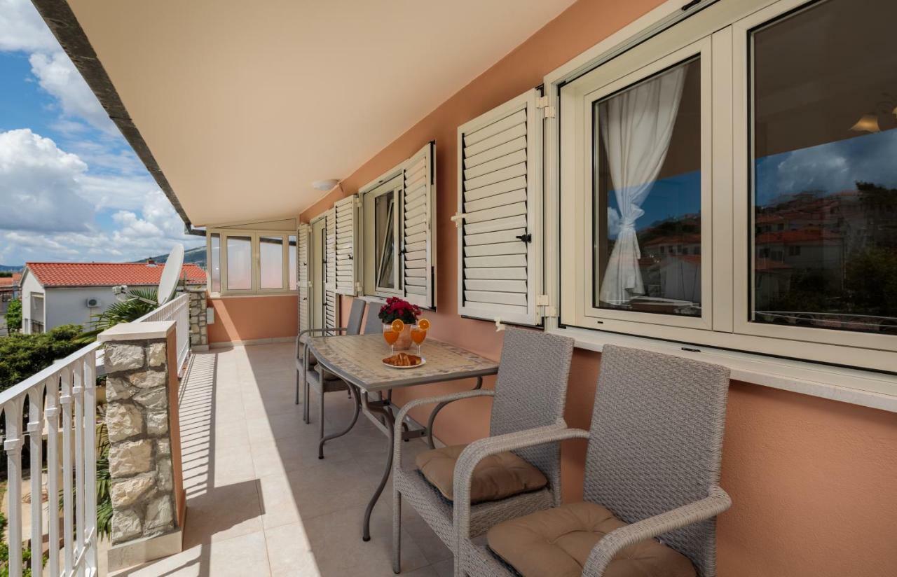 Apartmani Oaza Trogir Eksteriør billede